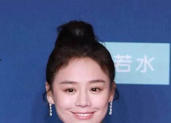 周冬雨表情包图片,笑出腹肌的治愈瞬间